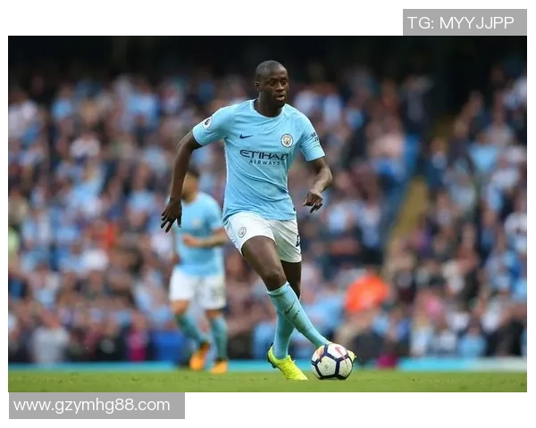 美式球星短袖足球潮流风尚引领运动时尚新风潮